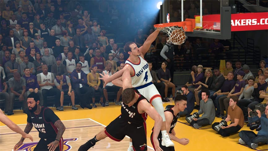 NBA 2K20/NBA2K20（V1.10版+支持生涯模式+面补+球员名单+游戏修改器）